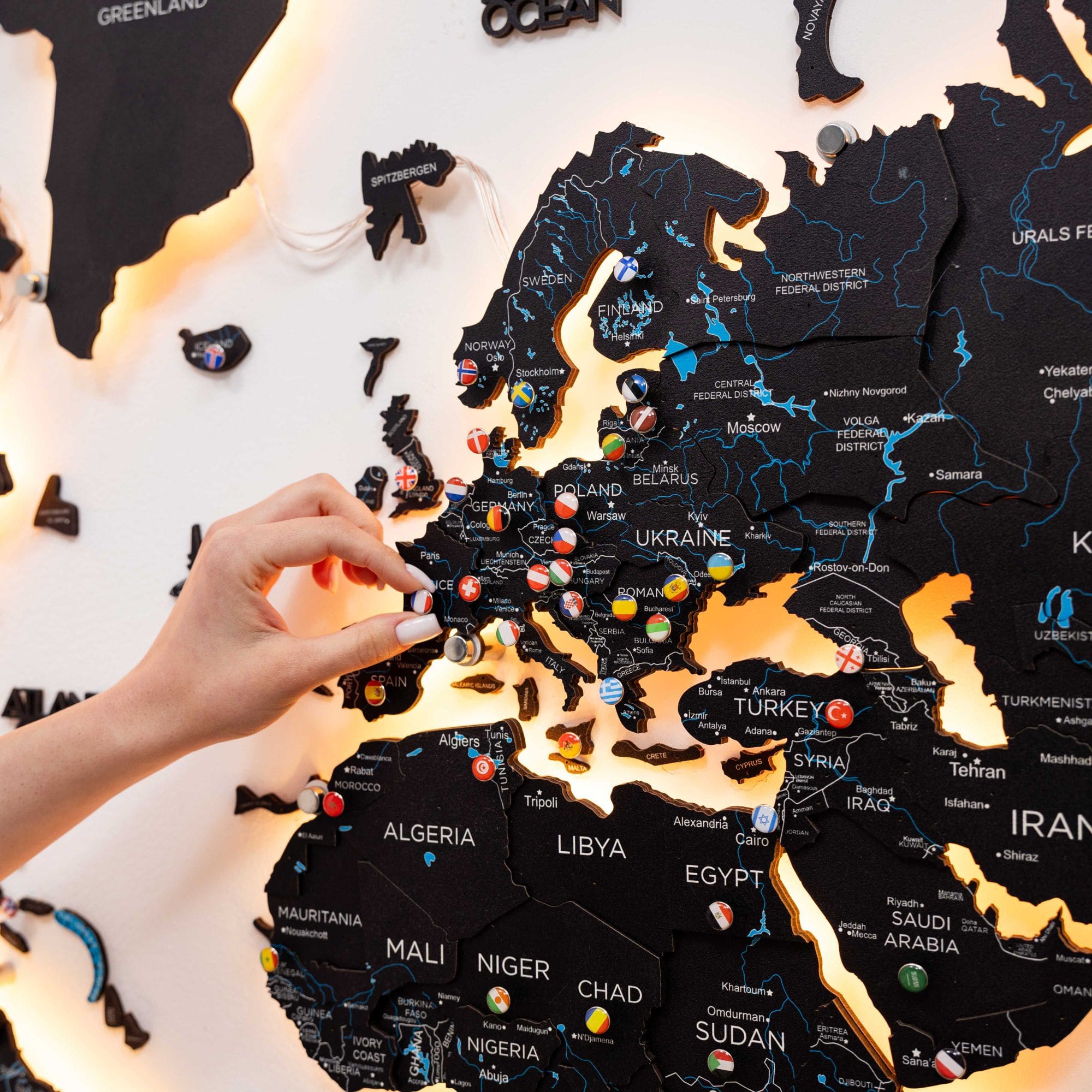 3D LED / LUMINOUS Wooden World Map 3.0 Midnight - Image 6