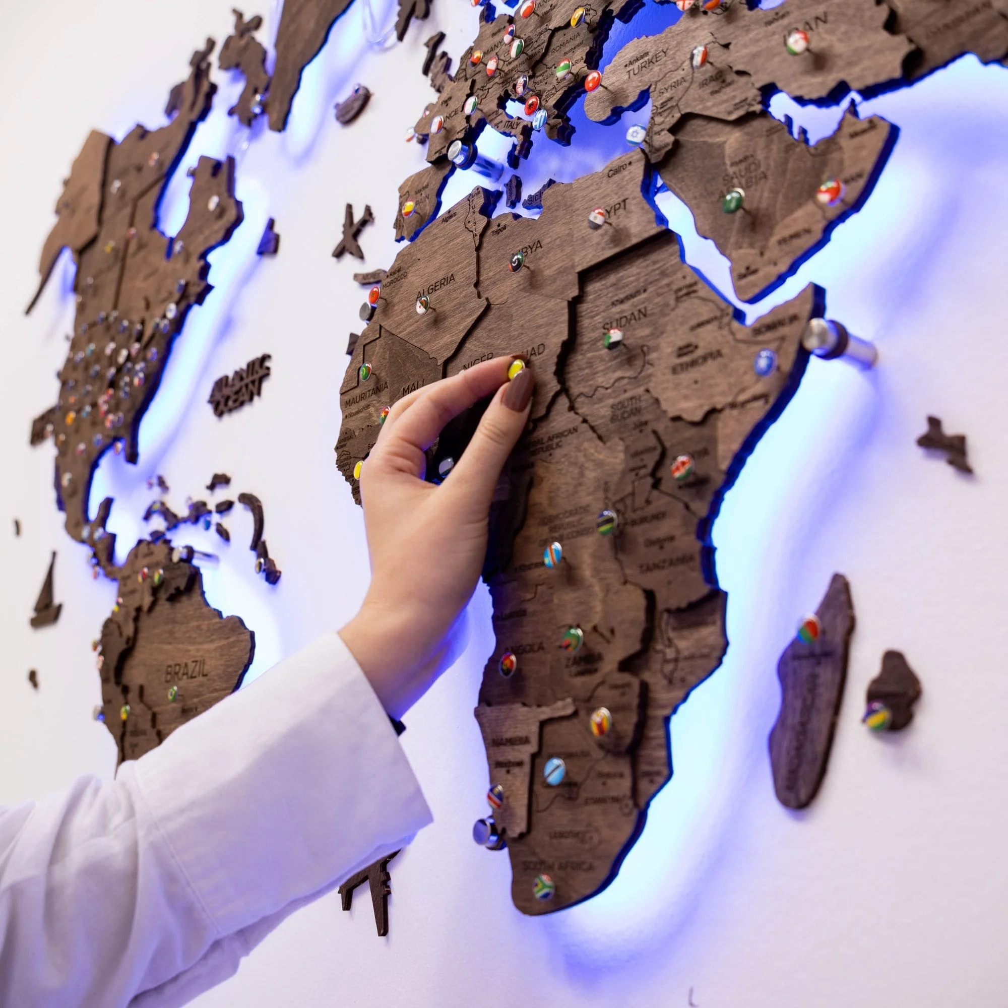 3D LED Wooden World Map 3.0 Dark Walnut - Image 16