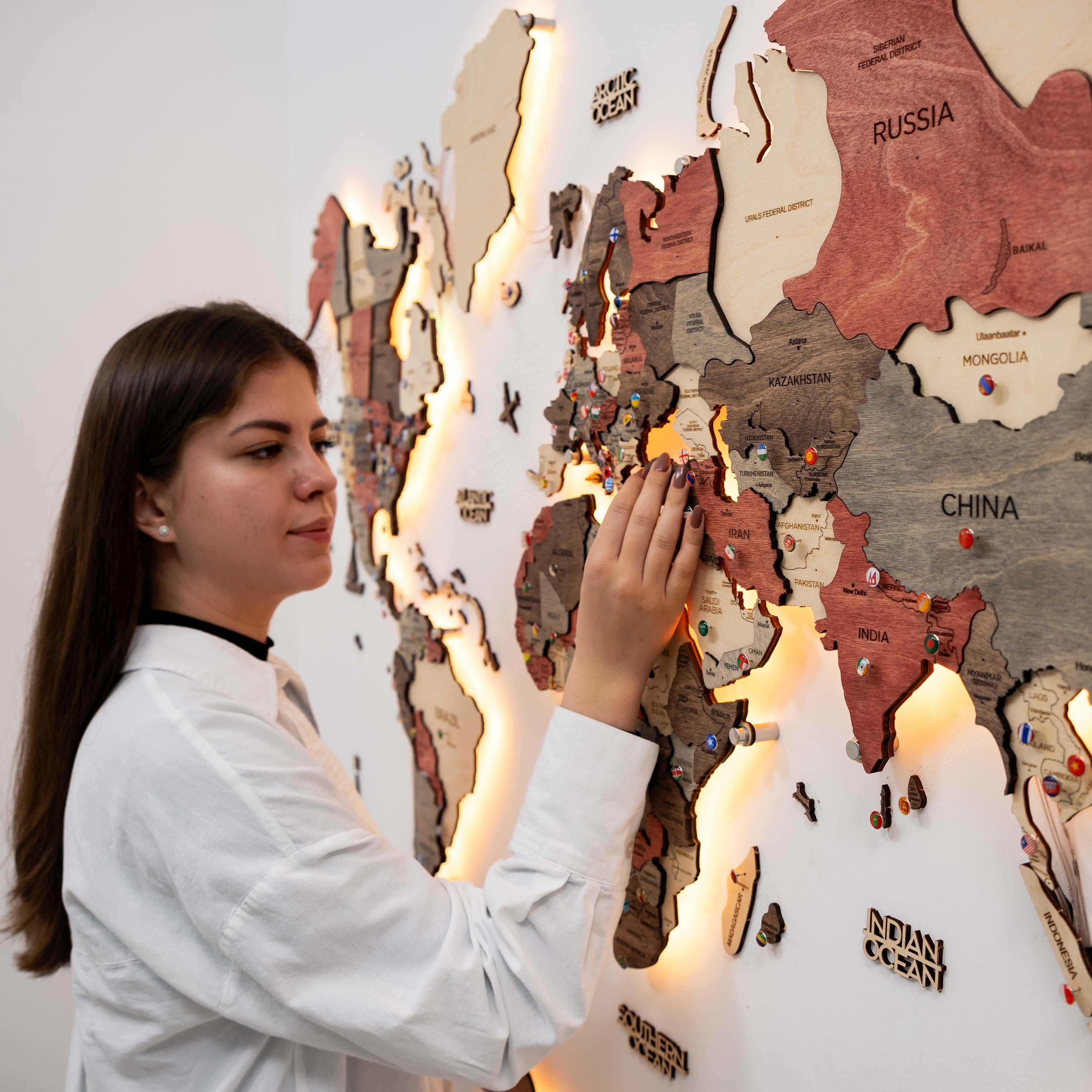 3D LED Wooden World Map 3.0 Fusion - Image 6