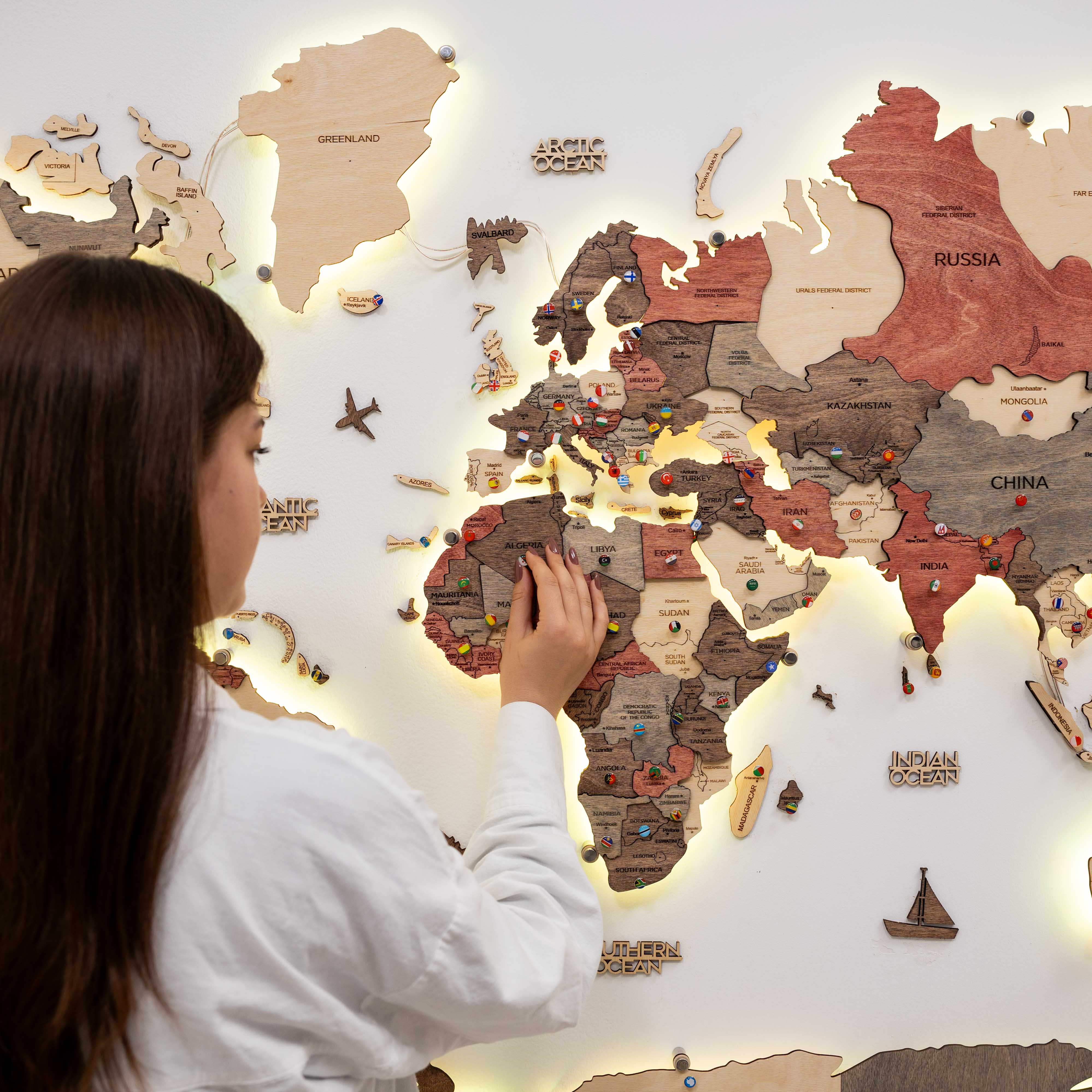 3D LED Wooden World Map 3.0 Fusion - Image 7