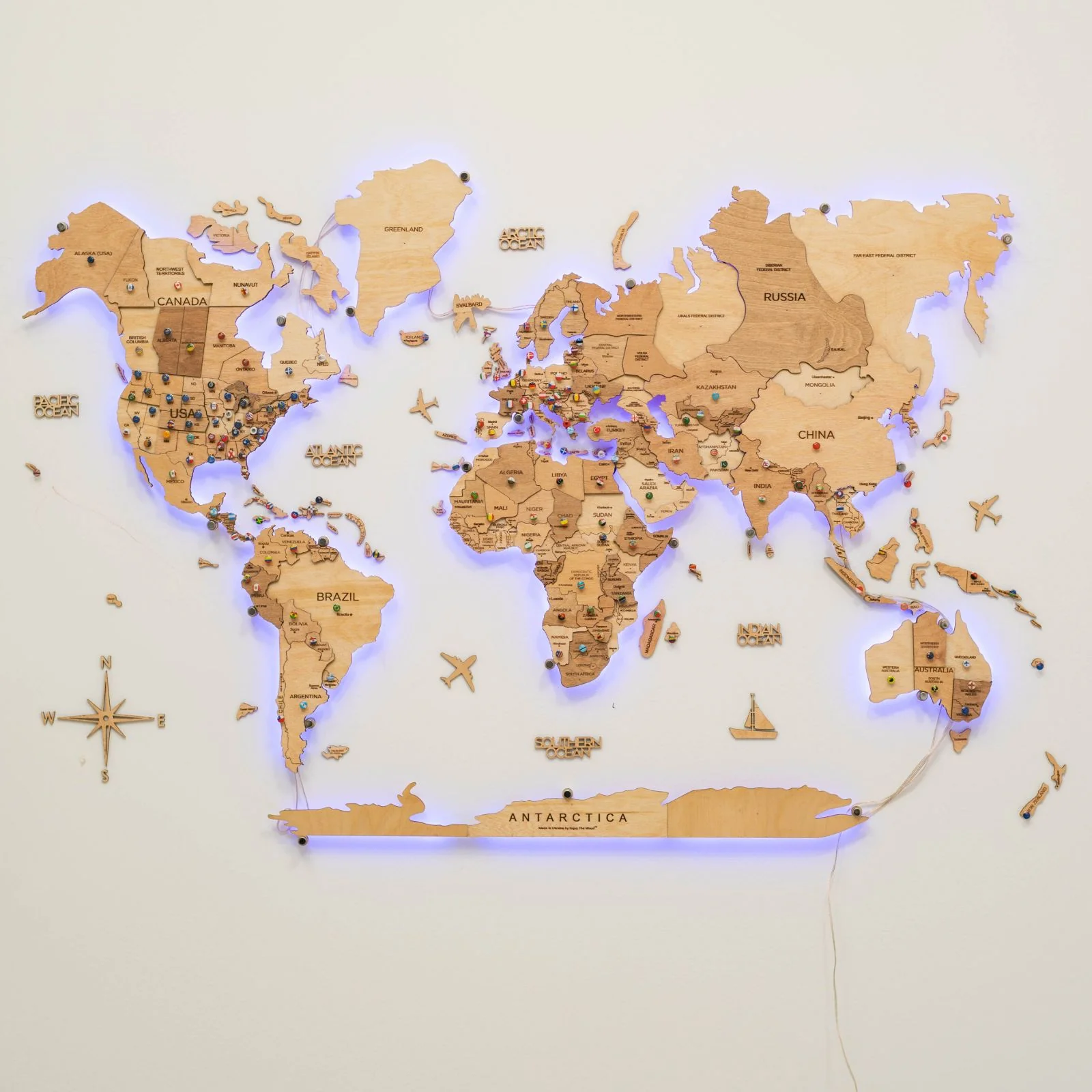 3D LED Wooden World Map 3.0 Gold - Image 9