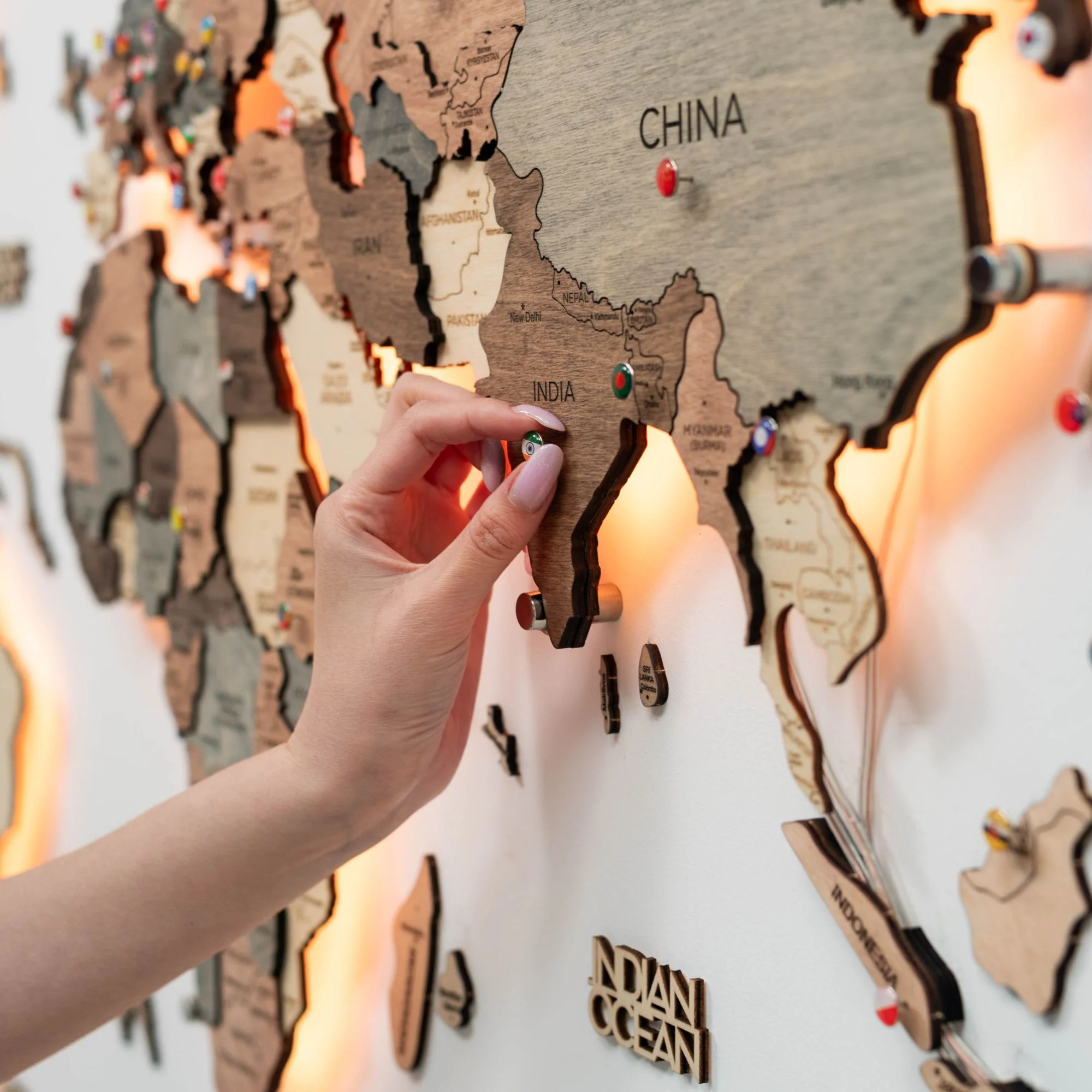 3D LED Wooden World Map 3.0 Smokey - Image 3