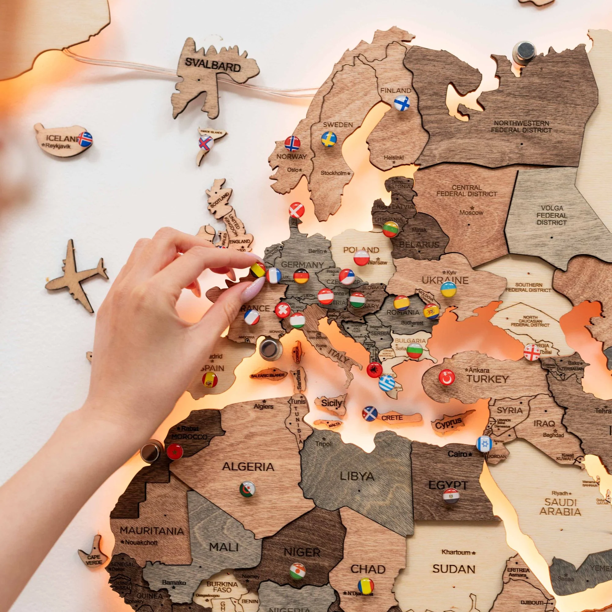 3D LED Wooden World Map 3.0 Smokey - Image 9
