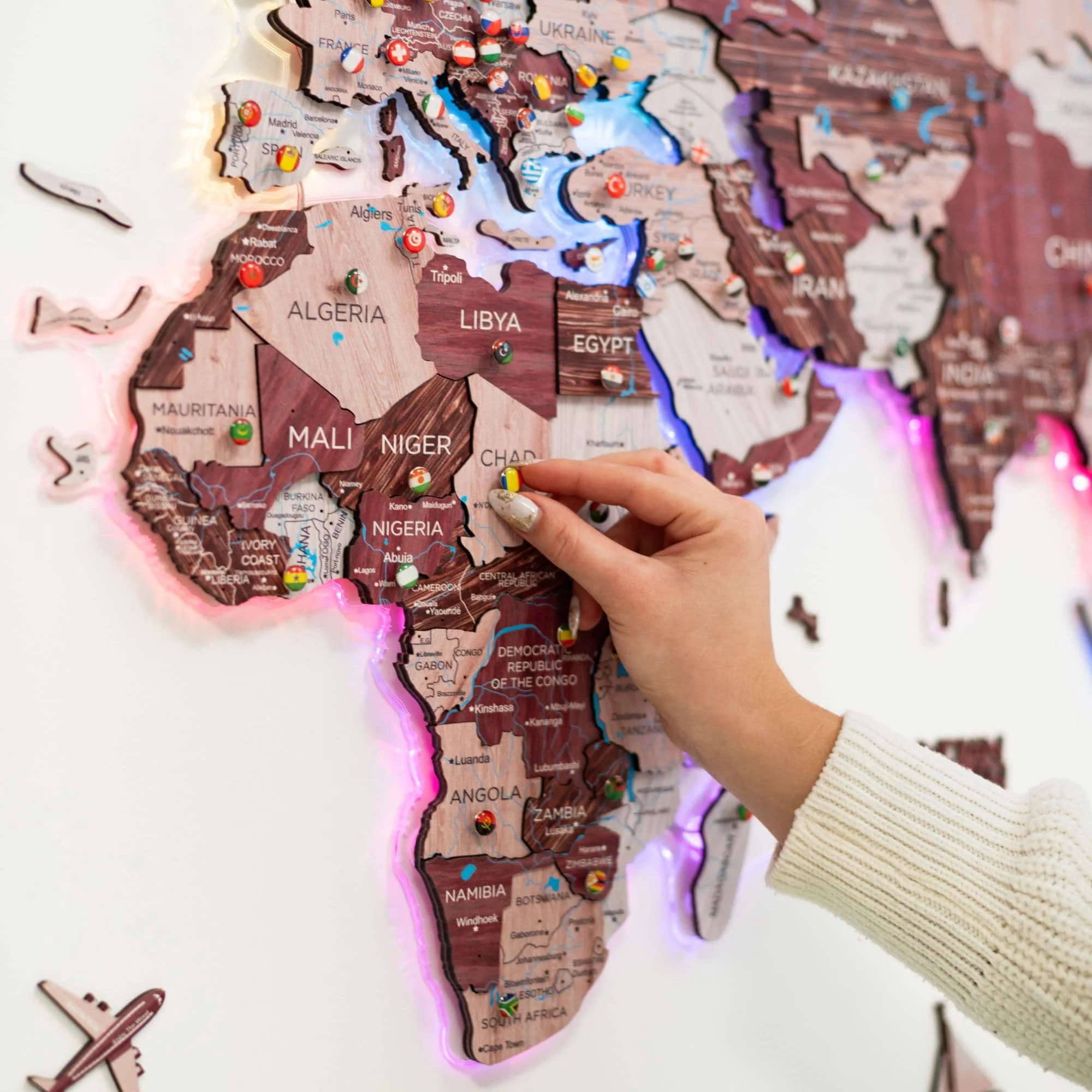 3D LUMINOUS LED Wooden World Map 2.0 Cappuccino - Image 5