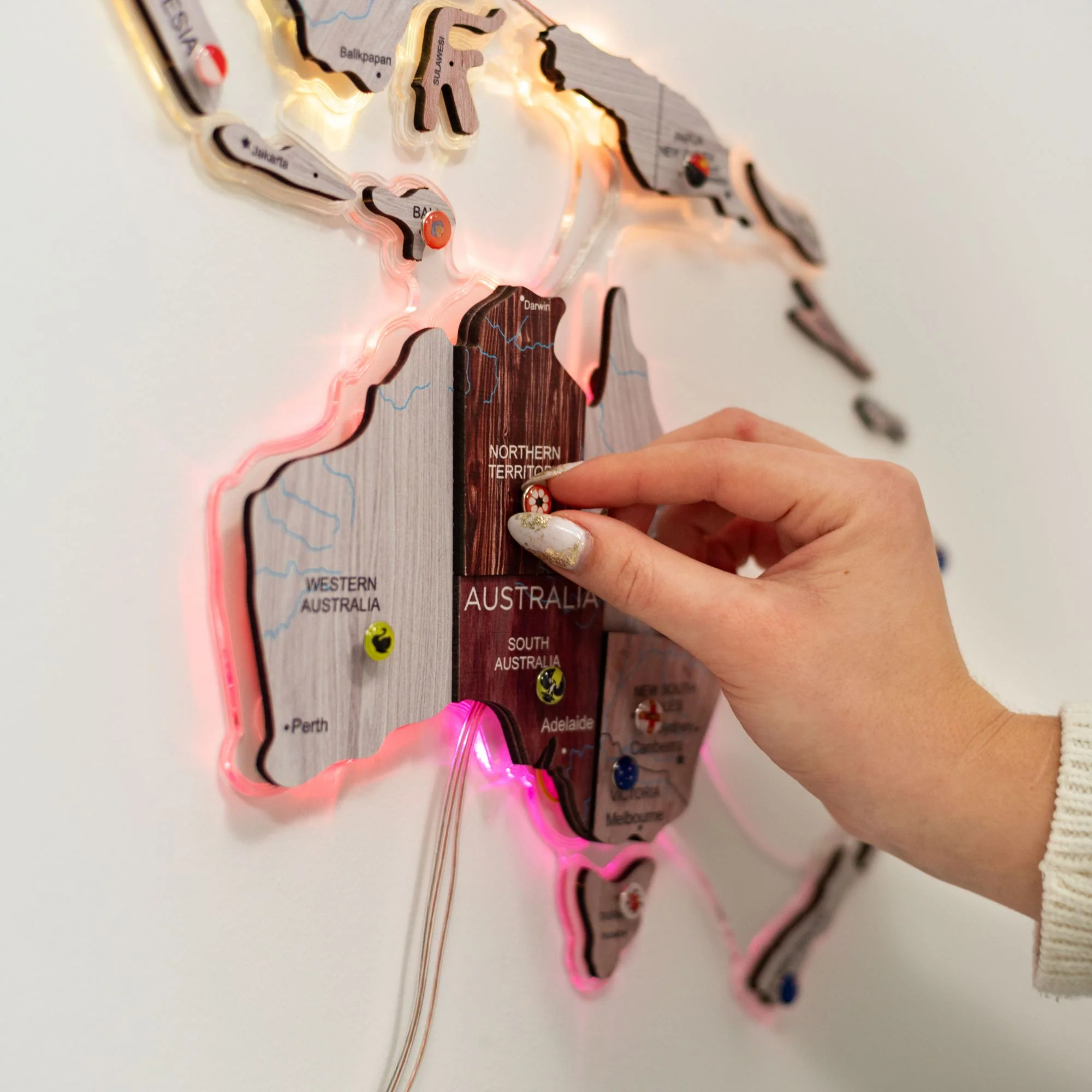 3D LUMINOUS LED Wooden World Map 2.0 Cappuccino - Image 9