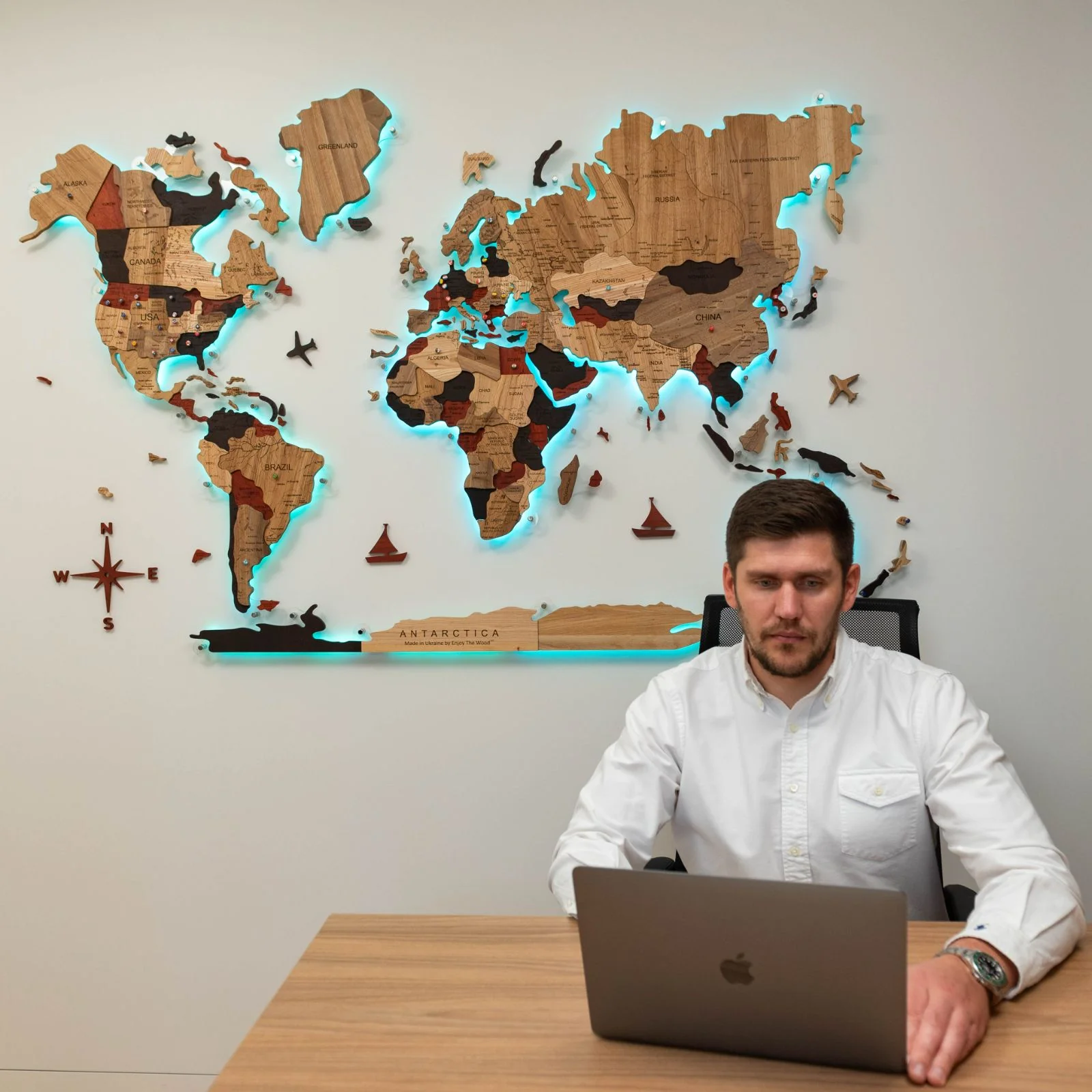 3D Solid Wooden World Map - Image 9