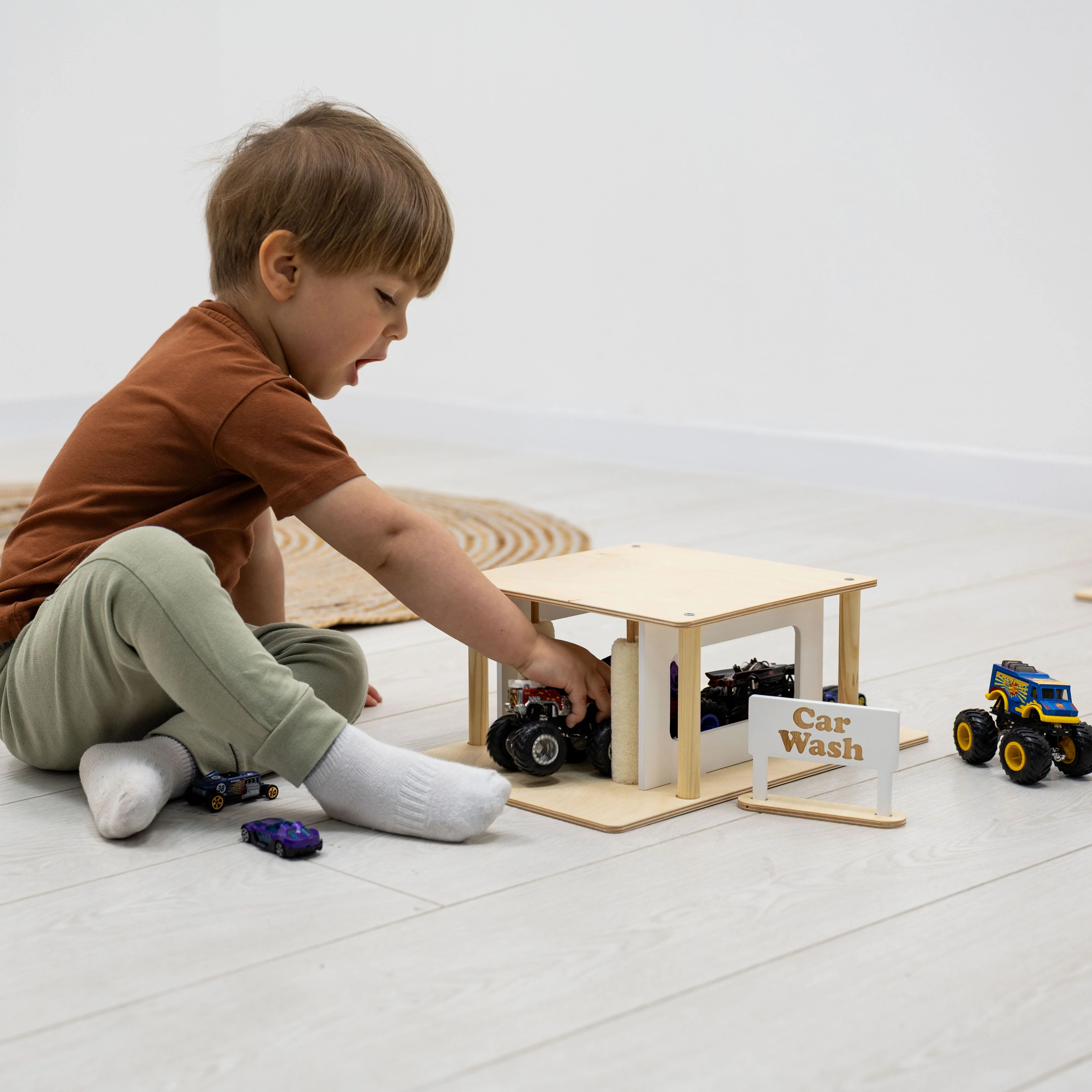 Wooden Car Wash Toy - Image 3