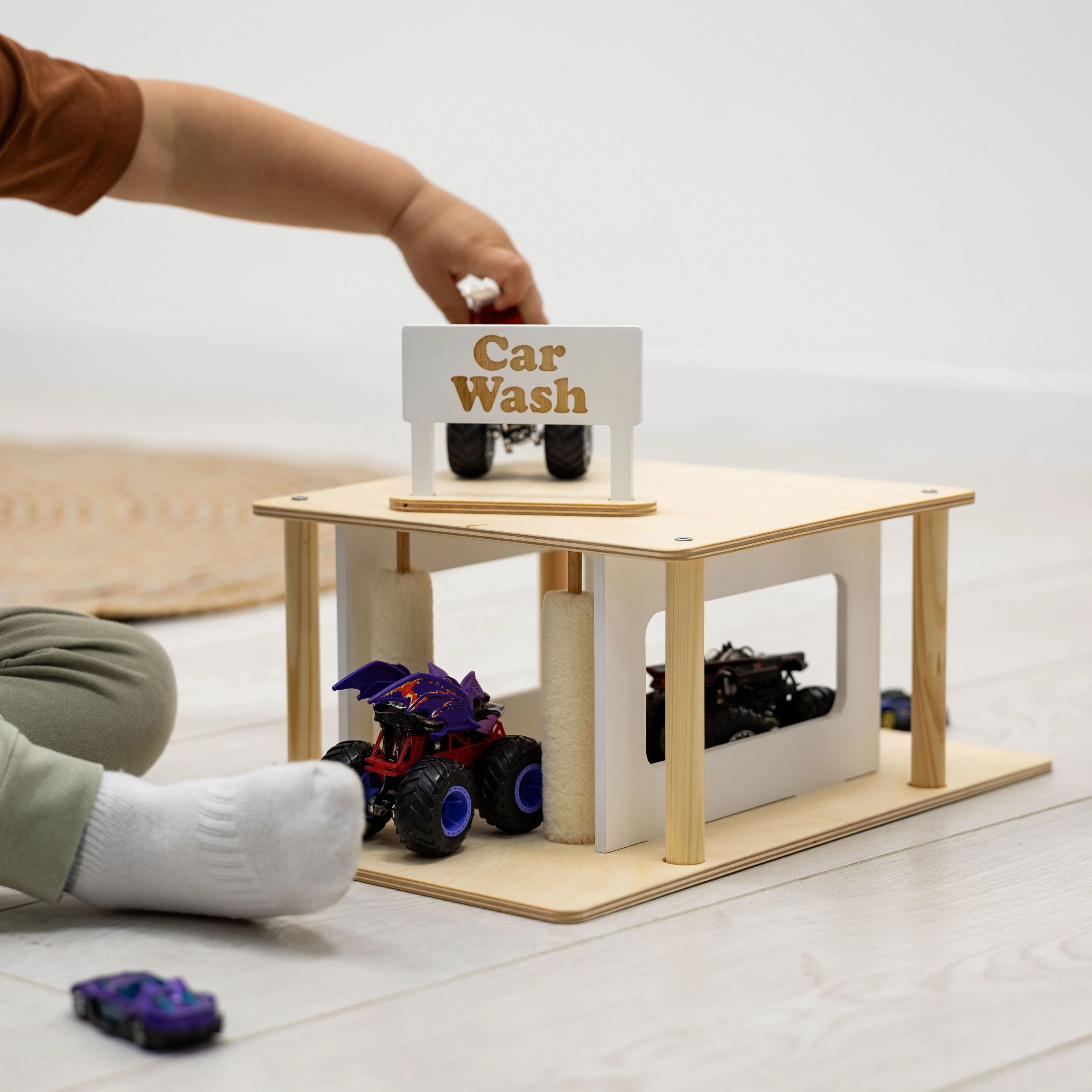 Wooden Car Wash Toy - Image 4